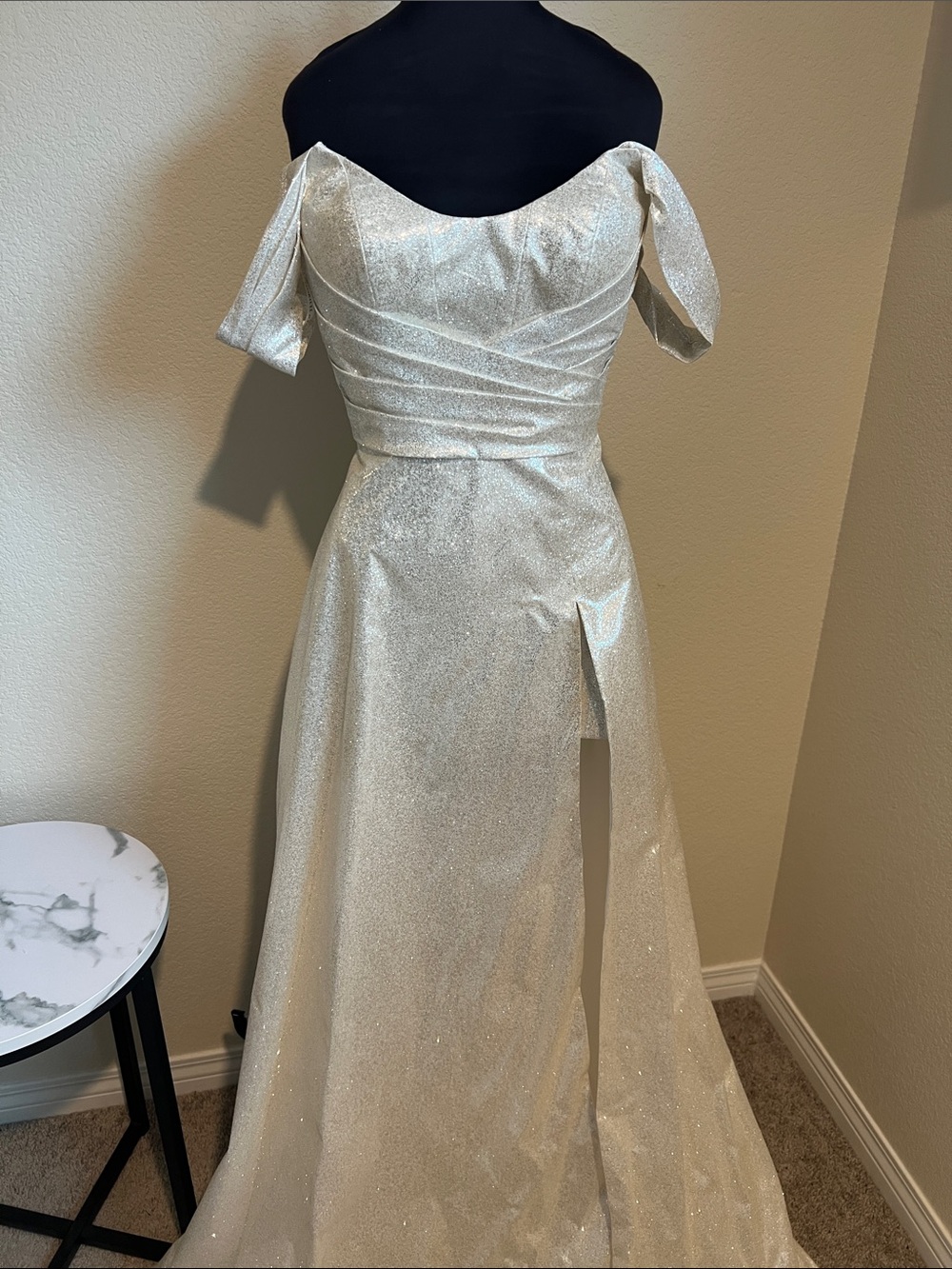 Sparkling Off-Shoulder Bridal / evening Gown